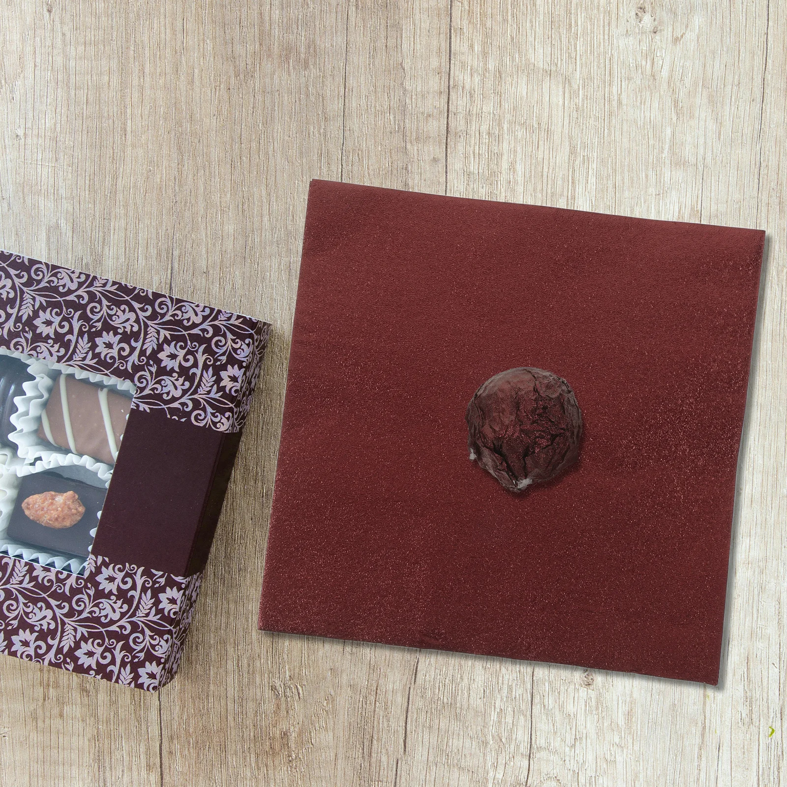 

300Pcs Candy Wrapping Foil 15x15cm Shiny Aluminum Foil Sheets for Chocolate Coins Sweets Lolly Holiday Gift Wrap