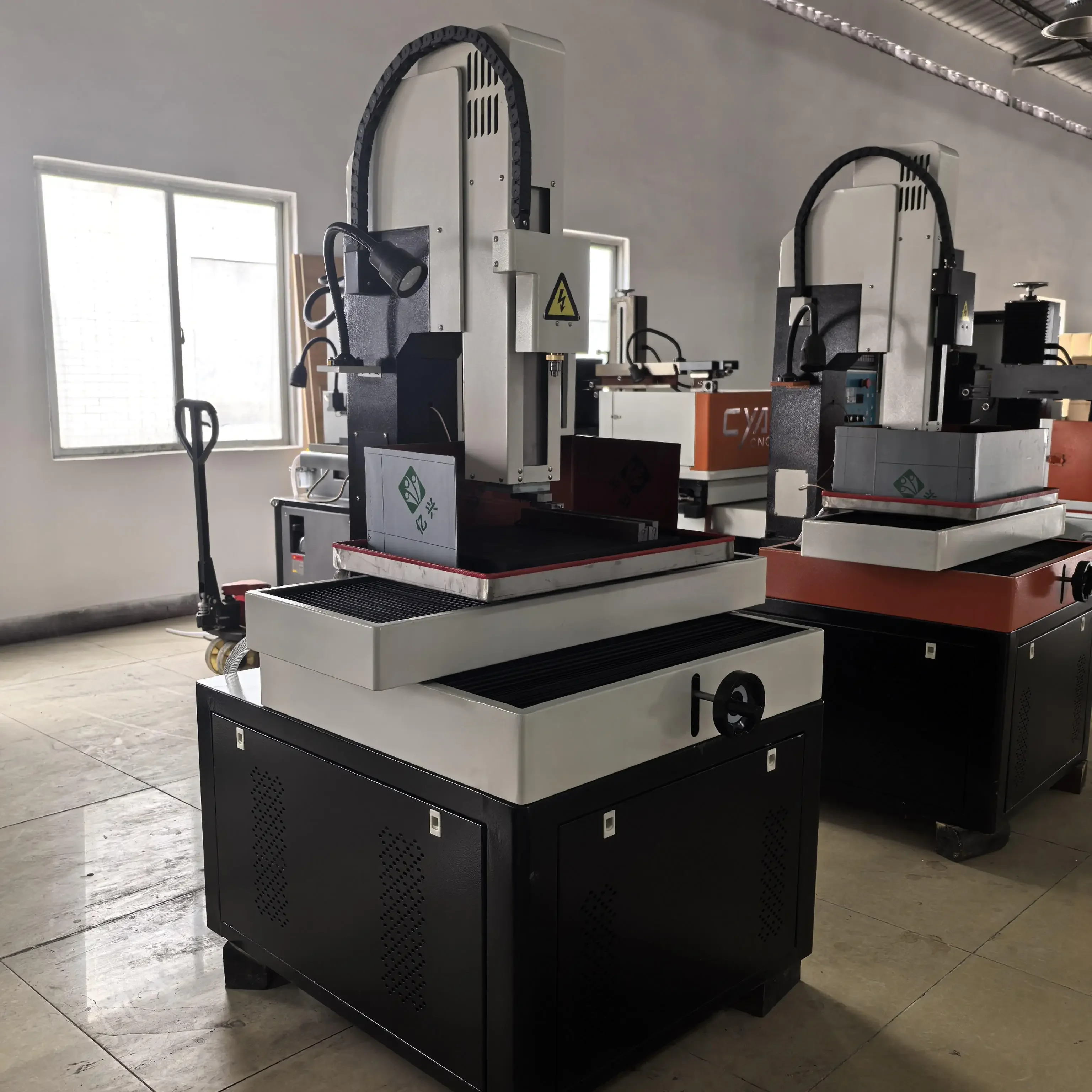 Small/Micro Holes 0.15-3mm DZ703 High-Speed Precision EDM Drilling Machine Mold Vents Turbine Blades Cooling Hole Drilling