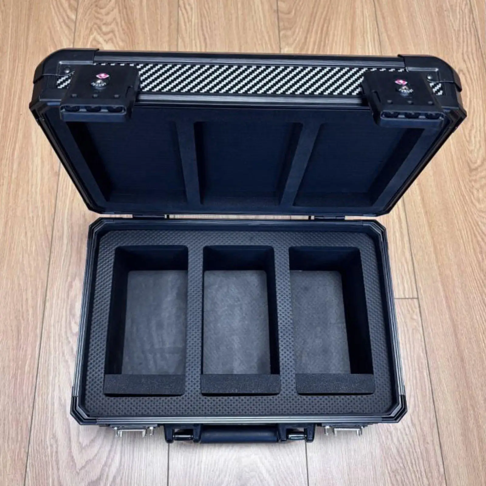 graded-card-caseportable-3-slots-protector-sturdy-cards-holderwith-lockscards-slab-carrying-case-trading-card-storage-box