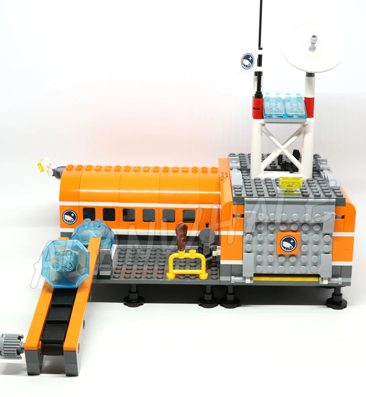 783pcs City Arctic Base Camp Ice Driller Husky Sled Team Snow Scooter Helicopter 10442 Building Block sets Compatible With Model
