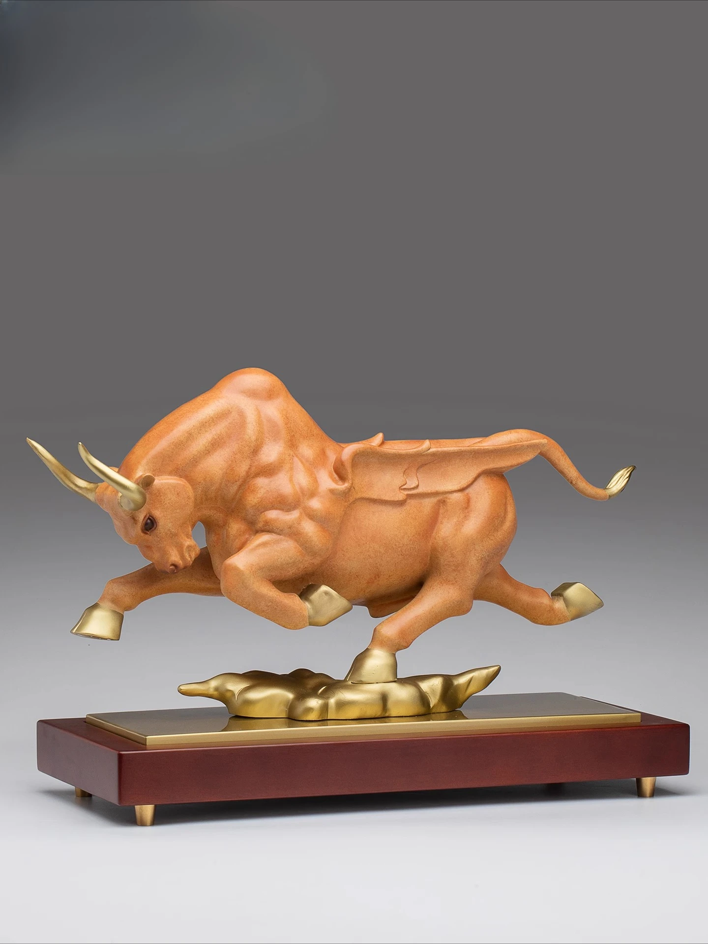 Niu Yun Chong Tian Living Room Desktop Copper Niu Ornament Home Decoration Household Gifts