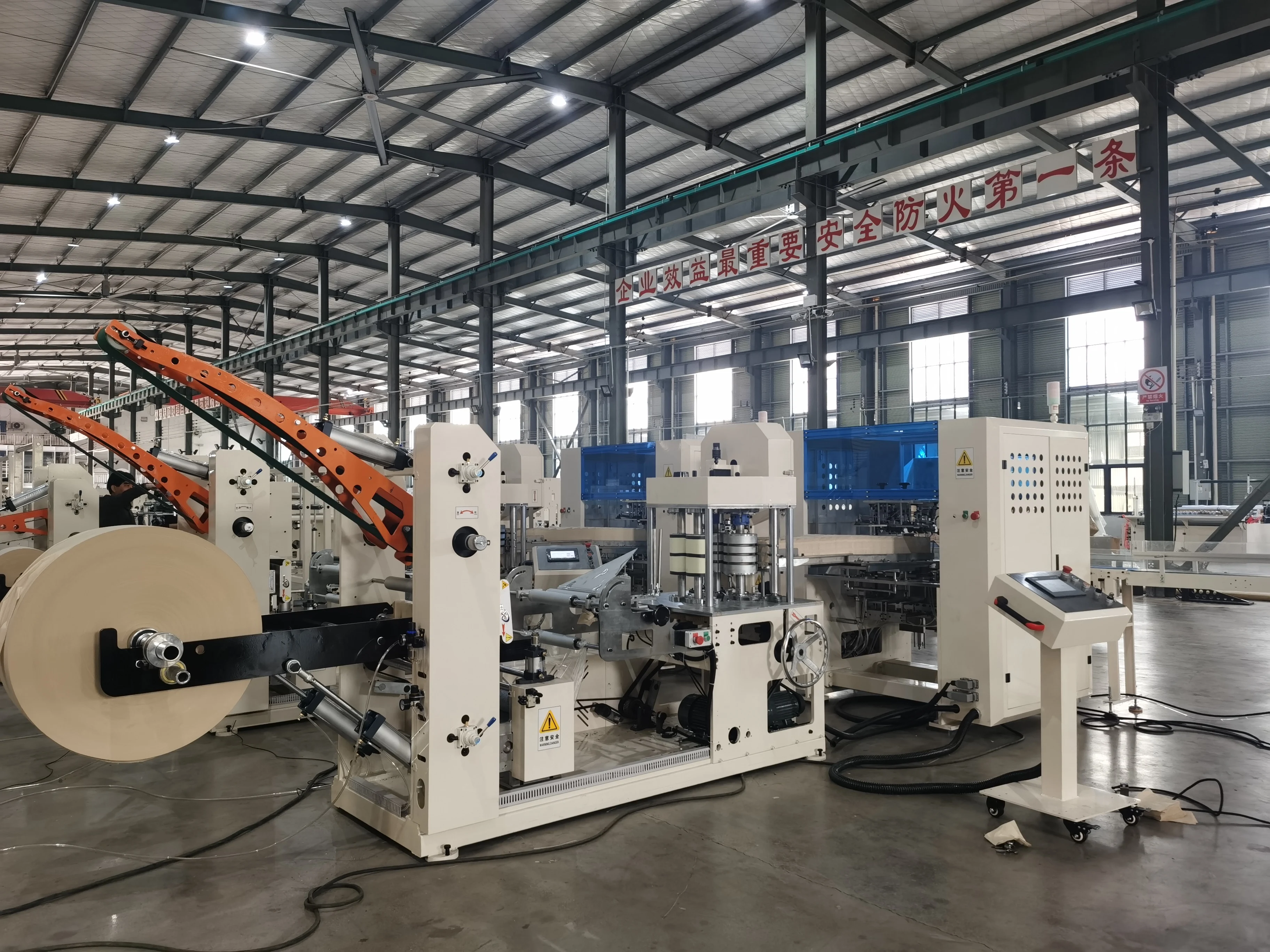 300mm Napkin Tissue Paper Making Machine Automatic 1/4 Fold Facial Tissue Paper Towel Making Folding Machine