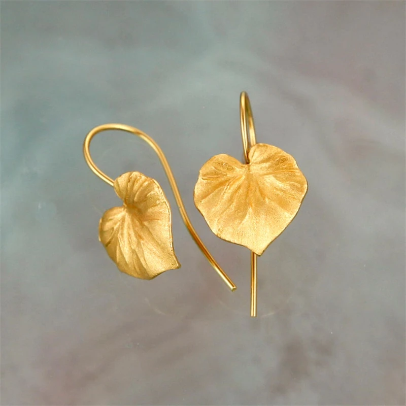 Pendientes de tuerca de hoja de loto de diseño Simple para mujer, pendientes de flor de Metal de declaración de moda, regalo de fiesta para mujer,