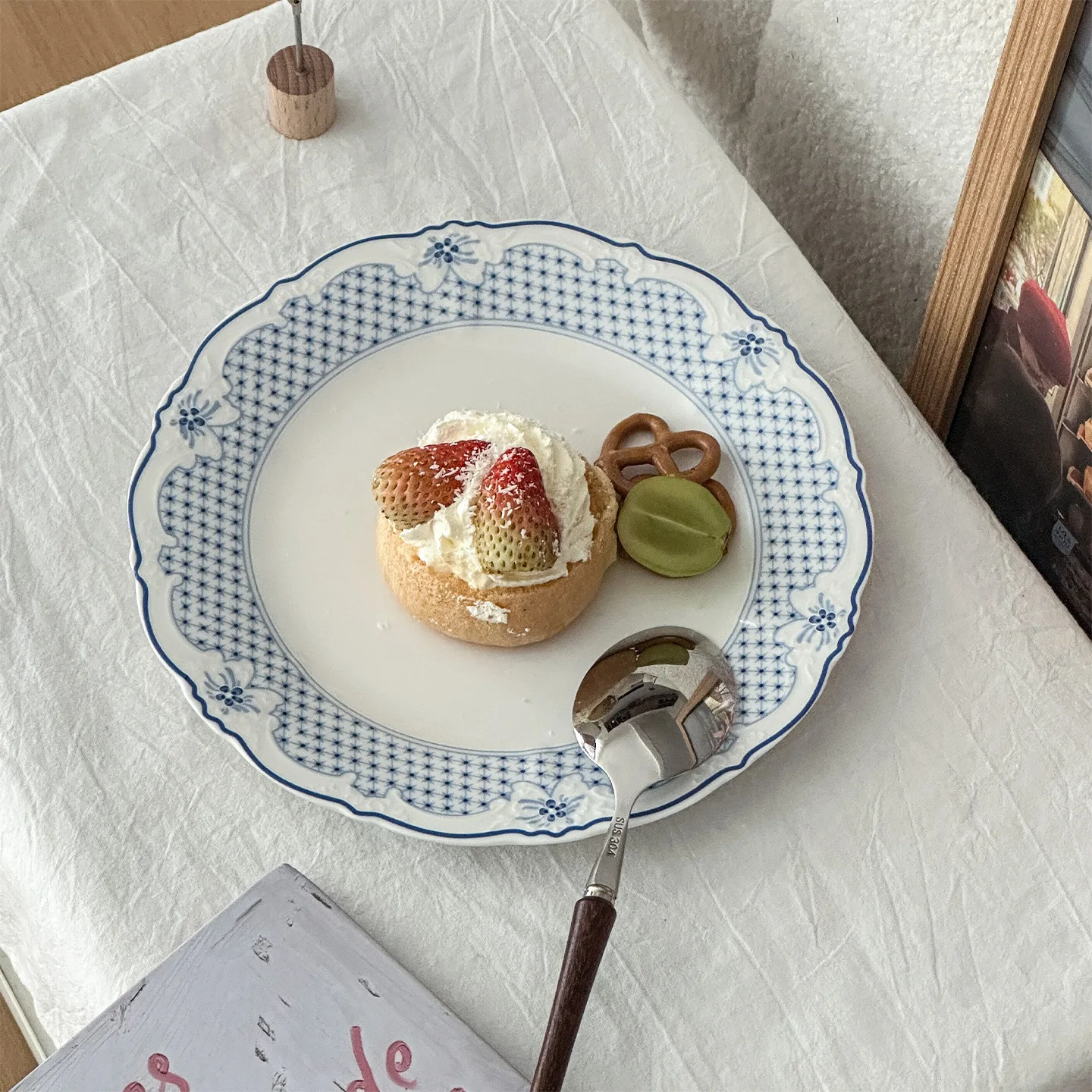 HYS  blue ceramic plate, antique and high-value exquisite household European-style dessert cake western plate