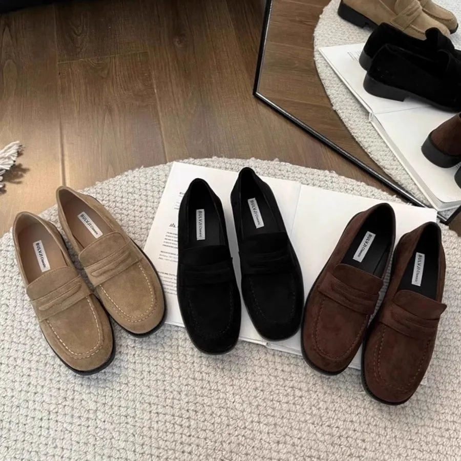 Oxford-mocassins de couro para mulheres, sapatos de boca rasa, com pele, slip-on, dedo do pé quadrado, tênis casual para outono e verão, novo design