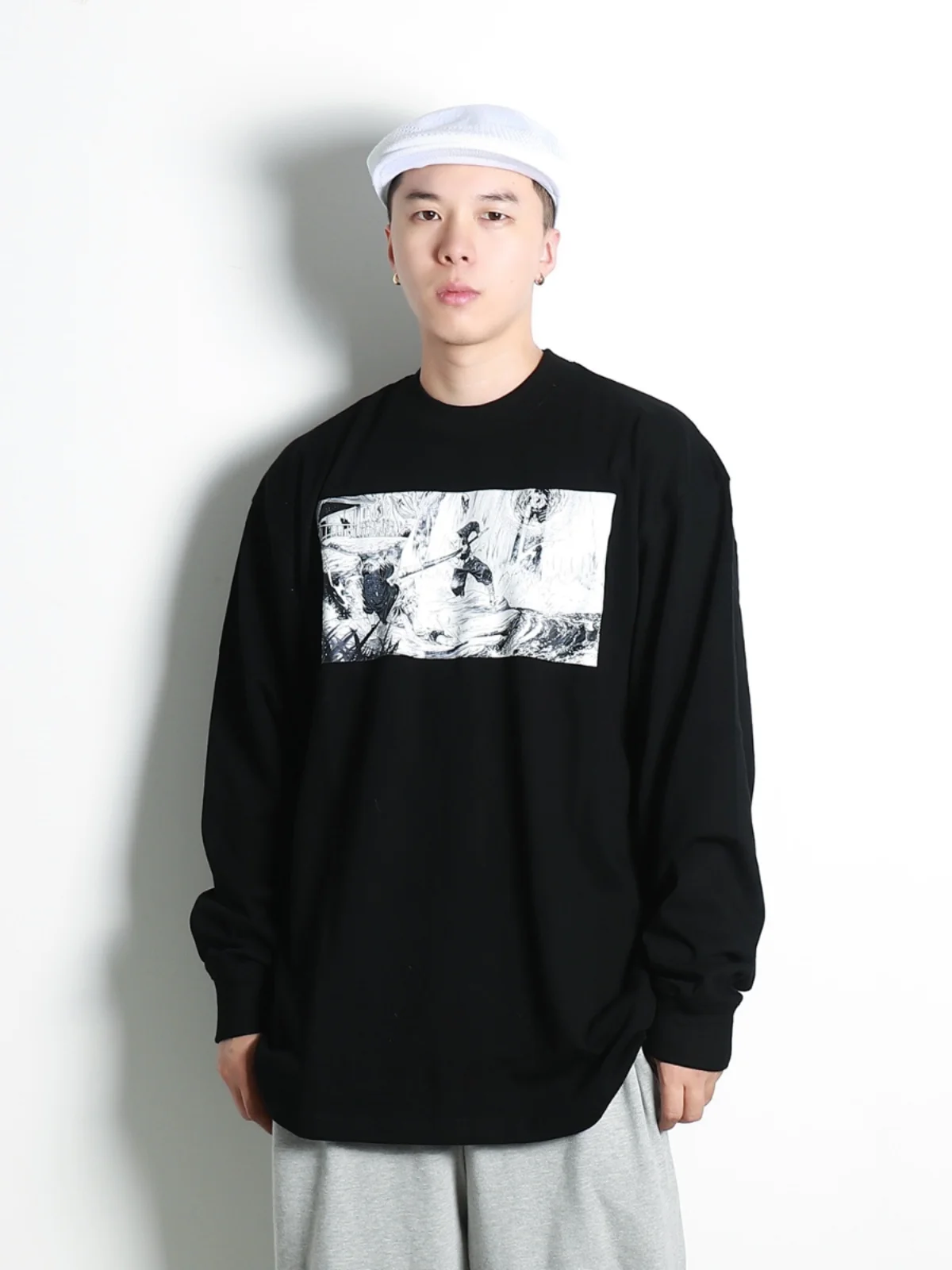 

FBS Brand HighLight Series Long Sleeve Loose Neck T-Shirt Heavyweight Cartoon Design Casual Style Autumn Fashion Thickened