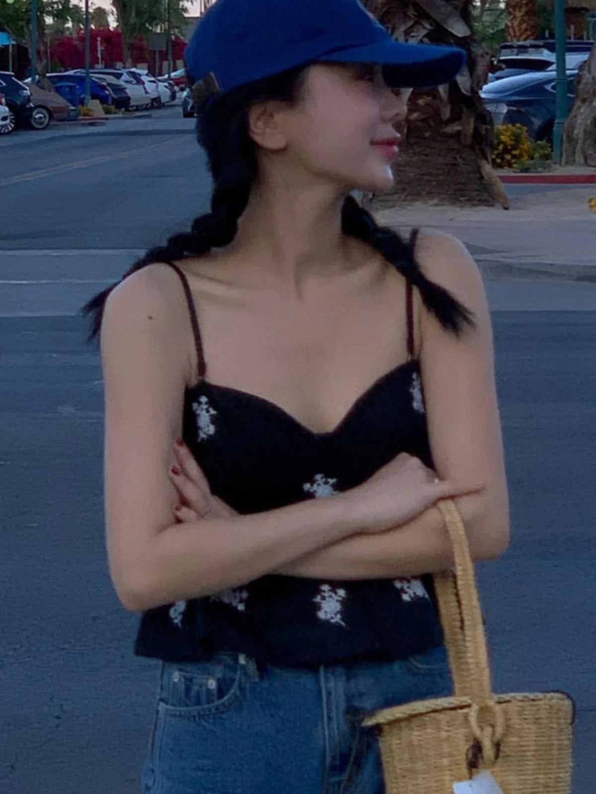 

Шикарный жилет с флаукетом и вышивкой, женский сексуальный укороченный топ, облегающий дизайн, летняя коллекция для поездок на работу