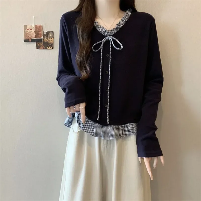 

Women in Autumn Winter New Slimming Top DeRong Fungus V-neck Fake Two-piece Long-sleeved Shirt for