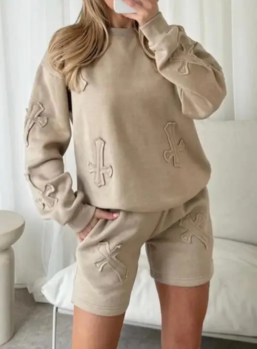 

Женский осенне-зимний спортивный комплект из двух предметов: толстовка с длинными рукавами и шортами, повседневная удобная одежда для активного отдыха