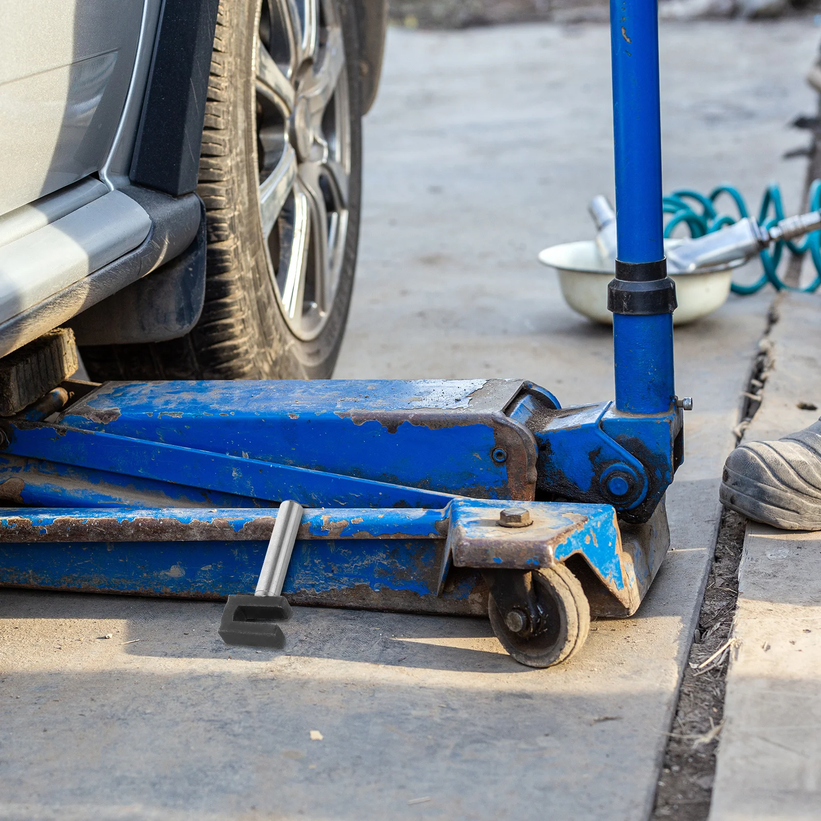 

Pump Core for Hydraulic Jack Compatible with Multiple Models - Robust Cylinder Core for Longlasting Performance in Automotive