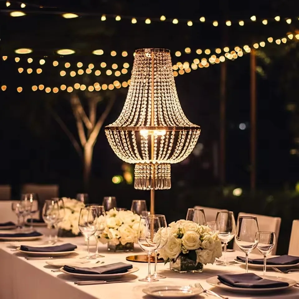 6 Stück Hochzeits-Goldmetall-Blumenrahmen Kristall-Straßenlampenrahmen Goldene Tischlampe für Hochzeitsdekoration – Detail 7
