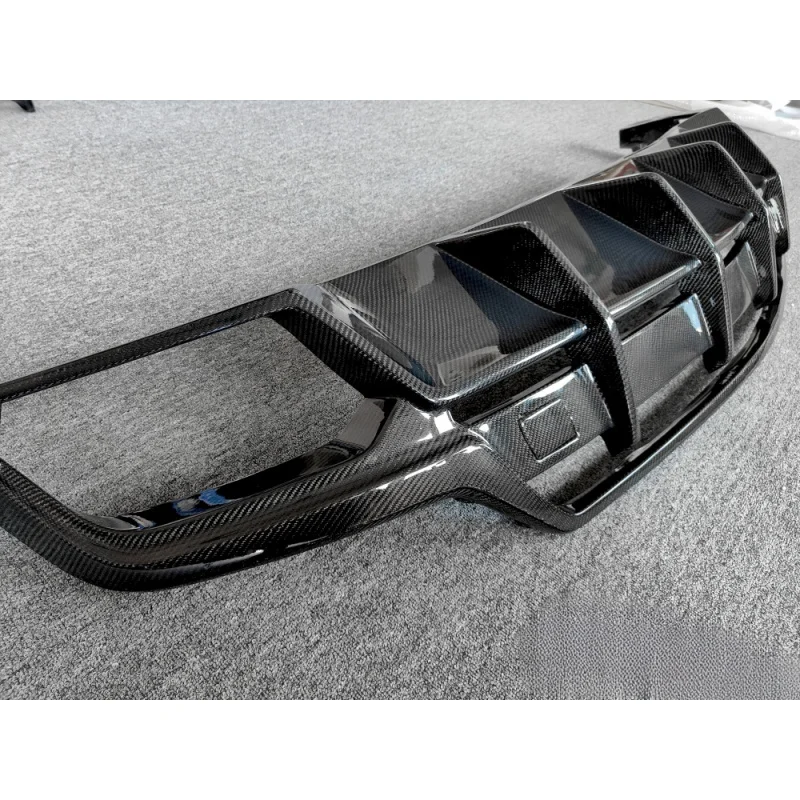 High Quality Carbon Fiber Rear Diffuser Lip Body Kit URUS Car Modification Upgrade Parts