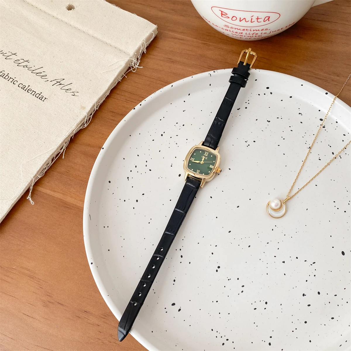 Elegant Women'S Wristwatch, Retro Design, Simple And Sophisticated Small Square Dial, Versatile Women'S Leather Watch, Petite.