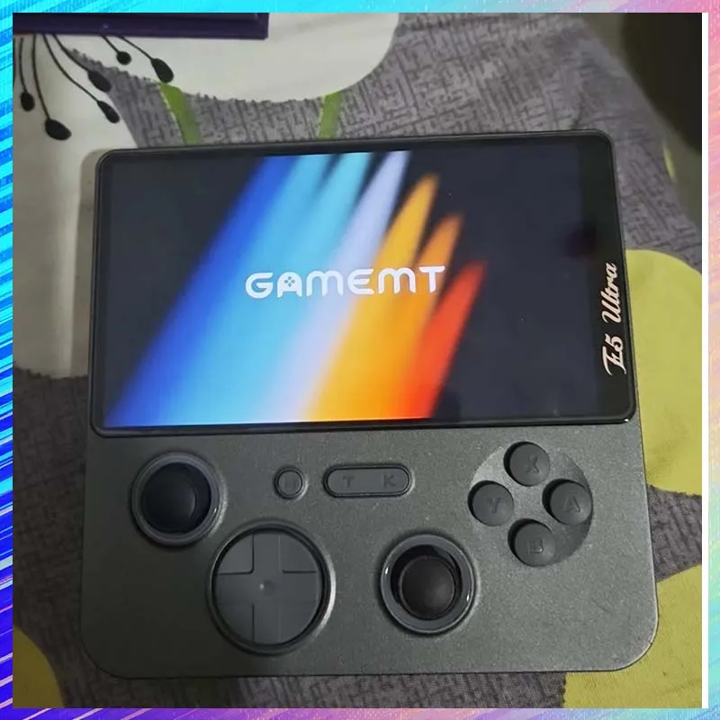

E5 Ultra Hndheld Game Console With Hall-Effect Joystick 5" 1280*720 60HZ IPS Touch Screen Portable Game Players Adult Kid Gift