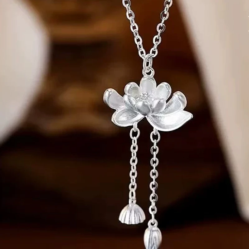 Chinese Style Flower Pendant Necklace for Women Girls Sweet Silver Color Tassel Lotus Chokers Necklaces Short Chain Neck Jewelry