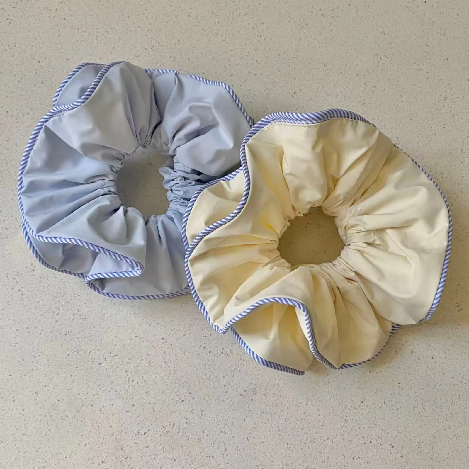 قطعة واحدة من ربطات الشعر باللونين الأزرق الفاتح والأصفر مع حافة مخططة زرقاء، إكسسوارات شعر كلاسيكية لطيفة للنساء والفتيات، وتصفيف يومي وهدايا