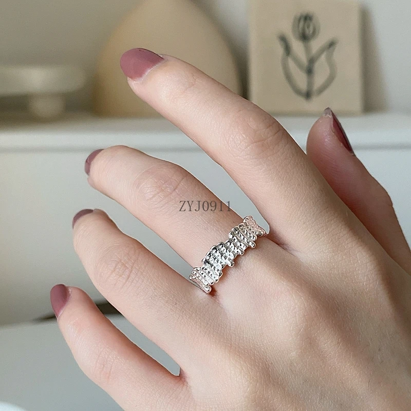 Sterling Silber schlichtes Design Textur unregelmäßiger Ring weiblicher kalter Windring