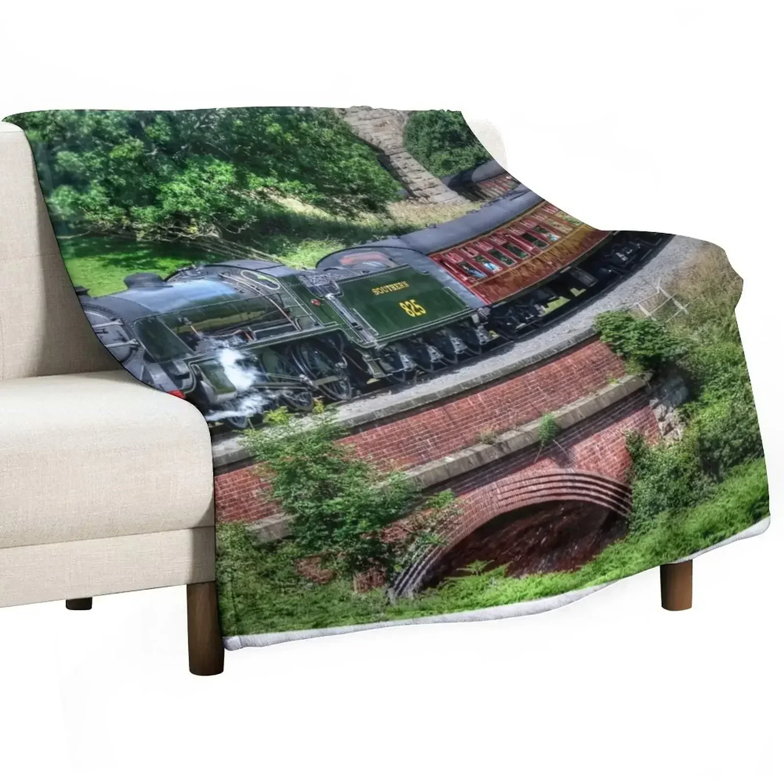 Southern 825 Locomotive Throw Blanket Bed Fashionable Luxury Weighted Cute Plaid Decorative Throw Multi-Purpose Blankets
