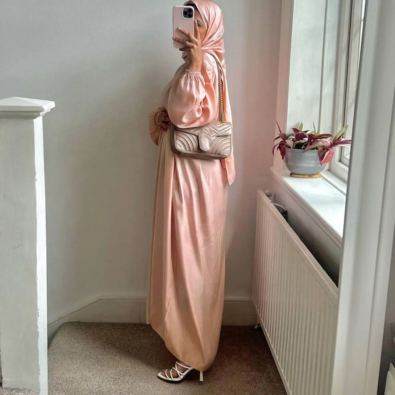 Robe musulmane modeste en Satin brillant Eid pour femmes Abaya arabe avec écharpe dubaï Robe à manches longues turquie Kebaya caftan Islam vêtements