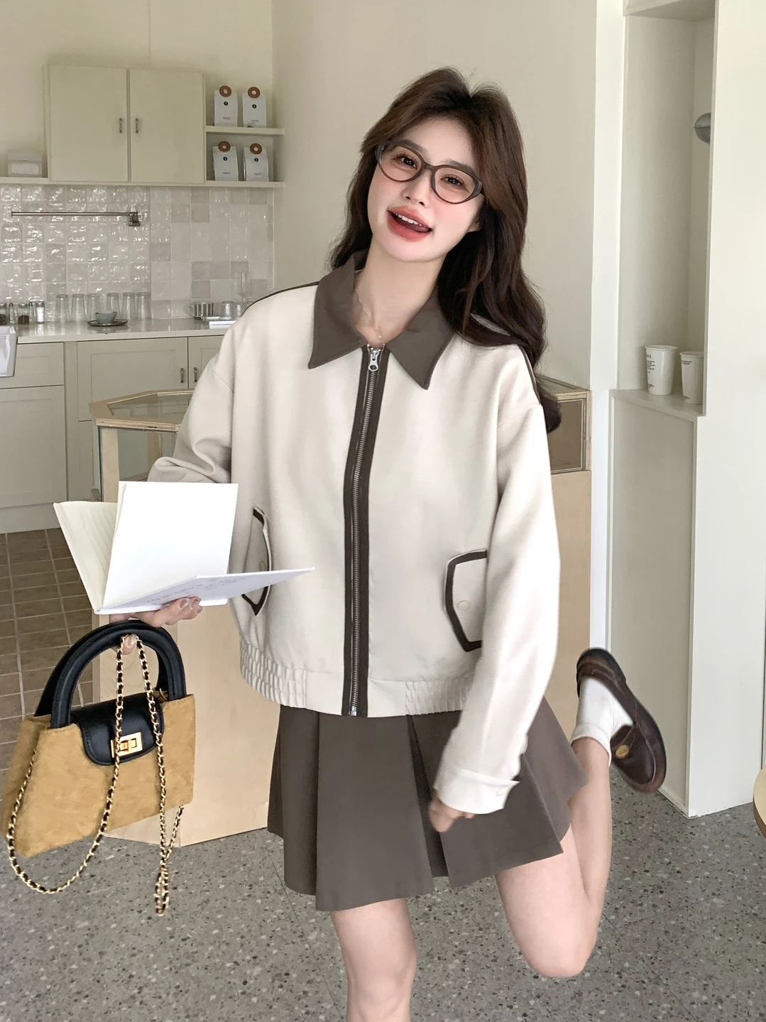 

Комплект из короткой юбки с высокой талией и жакета: модный женский костюм-двойка для весны и осени, с цветными блоками, воротником и застежкой-молнией, шикарный дизайн.