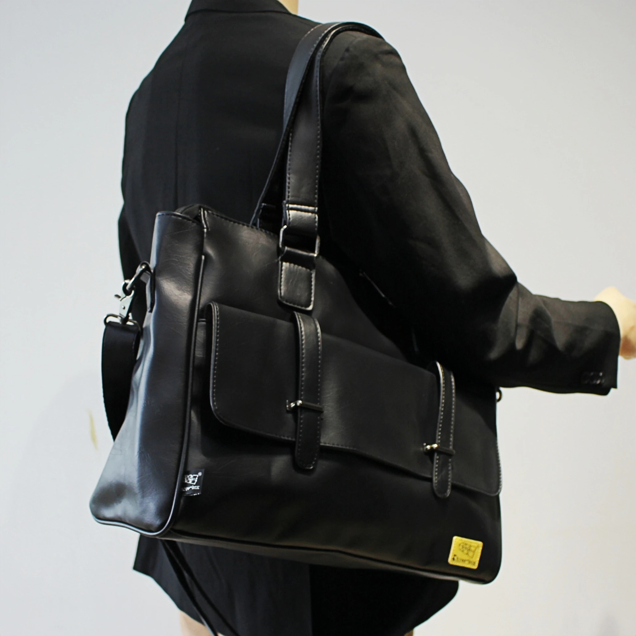 

Casual Large Capacity Handbag Briefcase 16 Inch Computer Bag Men's Single Shoulder Bag Fashionable Crossbody Bag