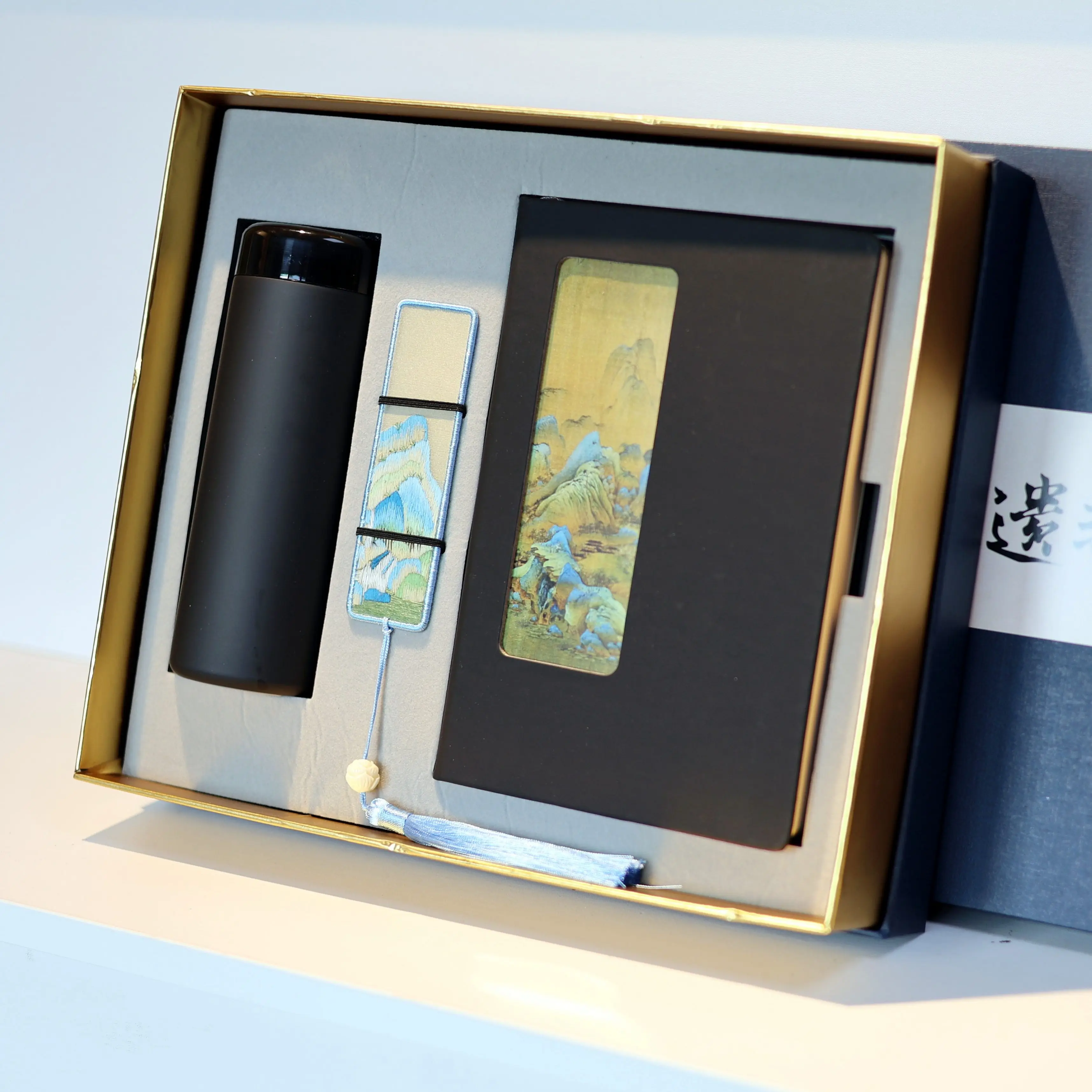 Suzhou Embroidery Handmade Double-Sided Embroidery Bookmark Notebook Vacuum Cup Pen Set Gift for Teachers and Teachers