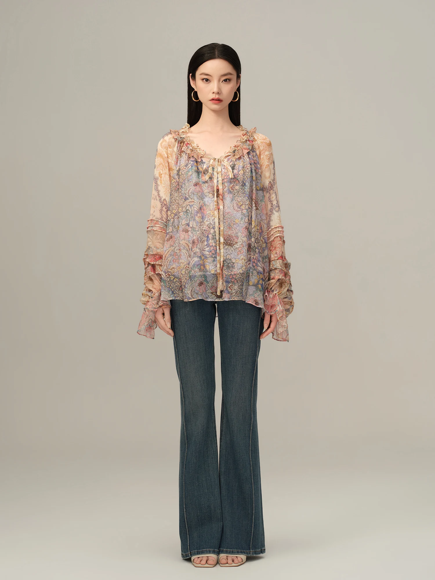 

Женская шелковая блузка Ele Pinkwin Весна 2026 с принтом, винтажная, свободного кроя, с длинным рукавом, V-образным вырезом и пуговицами