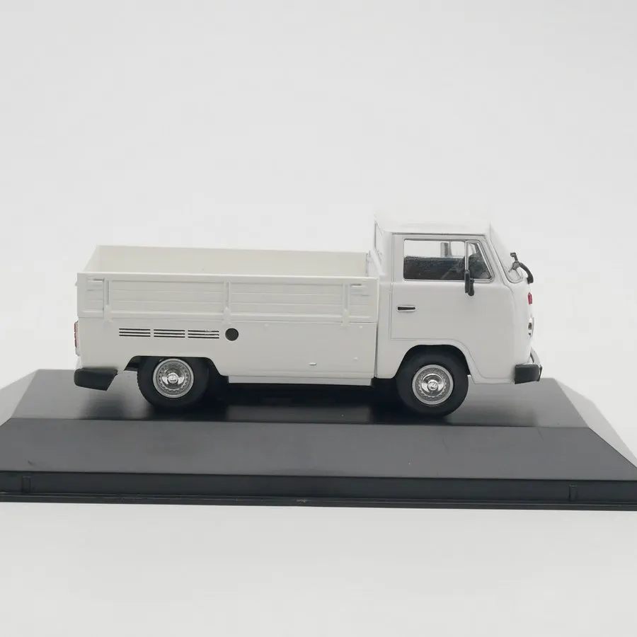 Diecast Ixo 1:43 Scale VW Pick UP 1982 Pickup Alloy Car Model view 3
