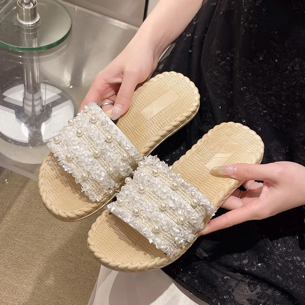 

Модные тапочки с открытым носком и жемчужной кисточкой, нескользящие элегантные пляжные тапочки, женская обувь, милые шлепанцы, сандалии на берегу моря