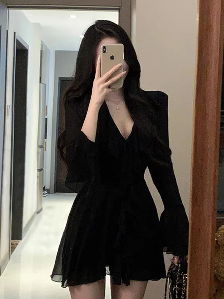 

Syj Shuyijia Sexy Black V-neck Short Dress Slimming Waist Design Casual A-line Skirt for Plump Women Elegant Fashionable