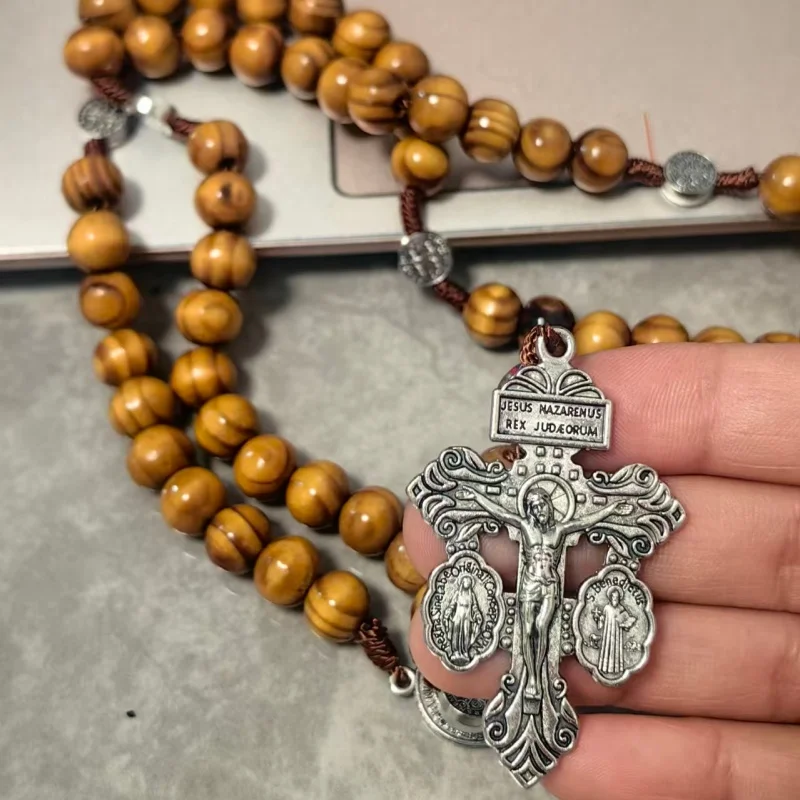 1pcs 10MM Wood Beads Rosary Cross Necklace For Women Men Christian Virgin Mary INRI Pendant Chain Fashion Religion Jewelry