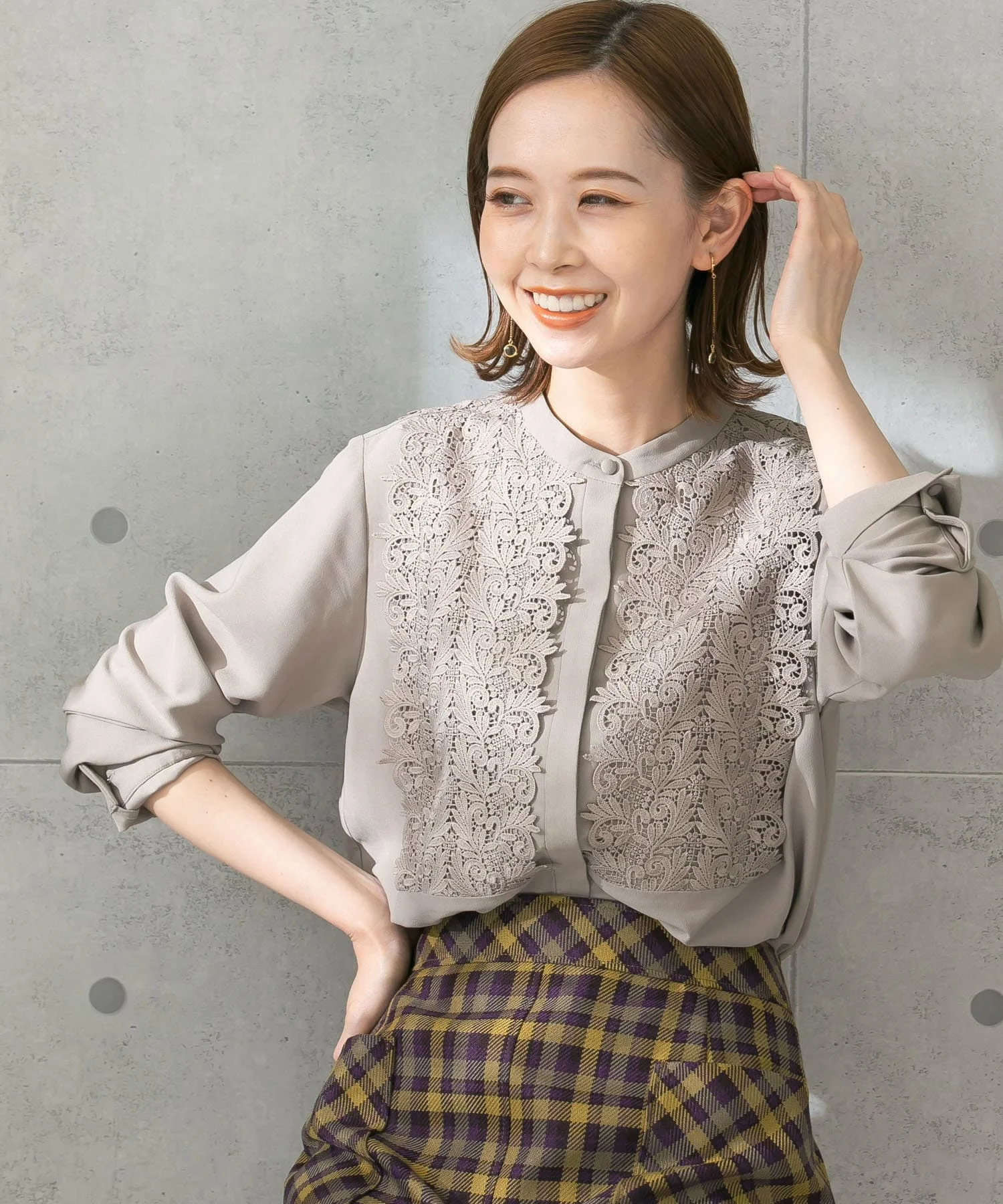 

Spring 2026 Casual round Ne Lace Patchwork Long Sve Blouse Women's Moisture ng Anti Wrinkle irt IENA Straight Cut