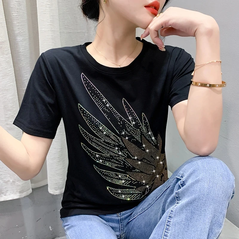 Design Cartoon Wing Diamonds Tees T-Shirt Dla Kobiet Luksusowa Elegancka O-Collar Letnia Szykowna Prosta Bluzka Top