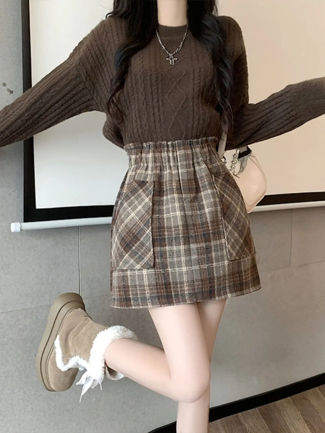 Retro navy blue checkered skirts woman winter hip hugging skirts with pocket gothic mini A-line skirt anti glare woolen skirt