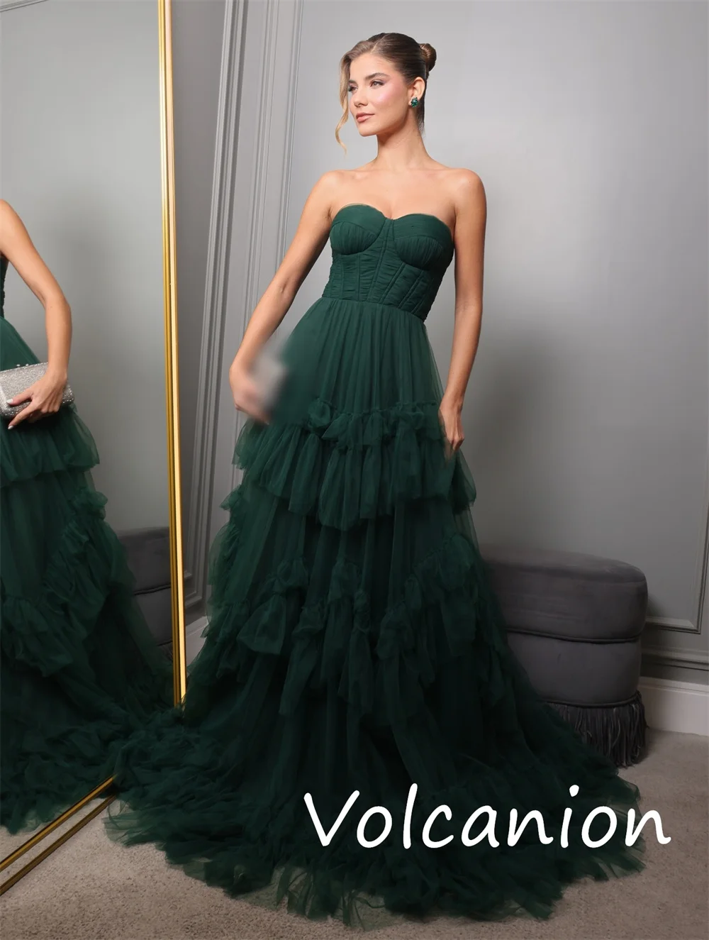 맞춤형 절묘한 단순 네트 플리츠 A 라인 끈이 없는 긴 드레스 맞춤형 행사 고품질 공식