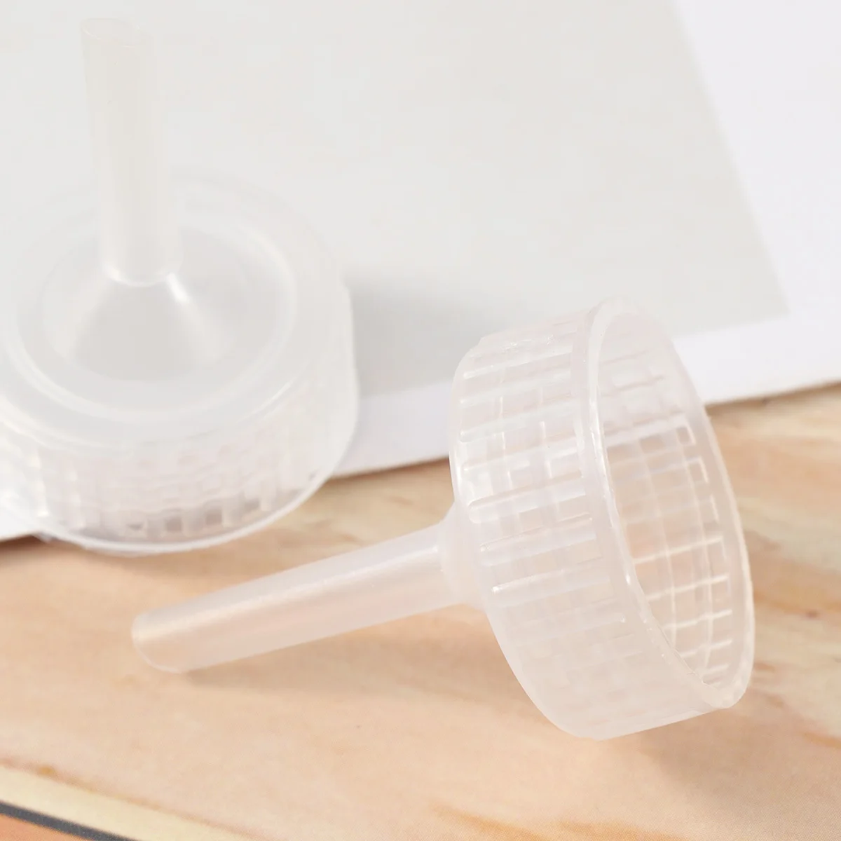 

25pcs Shrimp Hatching Cap 3Cm Diameter 0.5Cm Tip Plastic Incubator For Fish Tank Aquarium Use Compatible With Coke Bottles