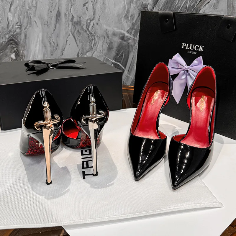 

2026 New Women's Shoes Luxury Golden Decoration High Heels for Woman French Hollow Out Casual Shoes Designer Shoes Zapatos Mujer