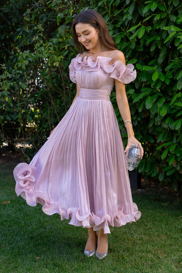 

Elegant Bridesmaid Dress Blush Pink Off Shoulder Ankle Length Dress Ruffle Trim Pleated Satin Party Wedding Guest Gown Customize