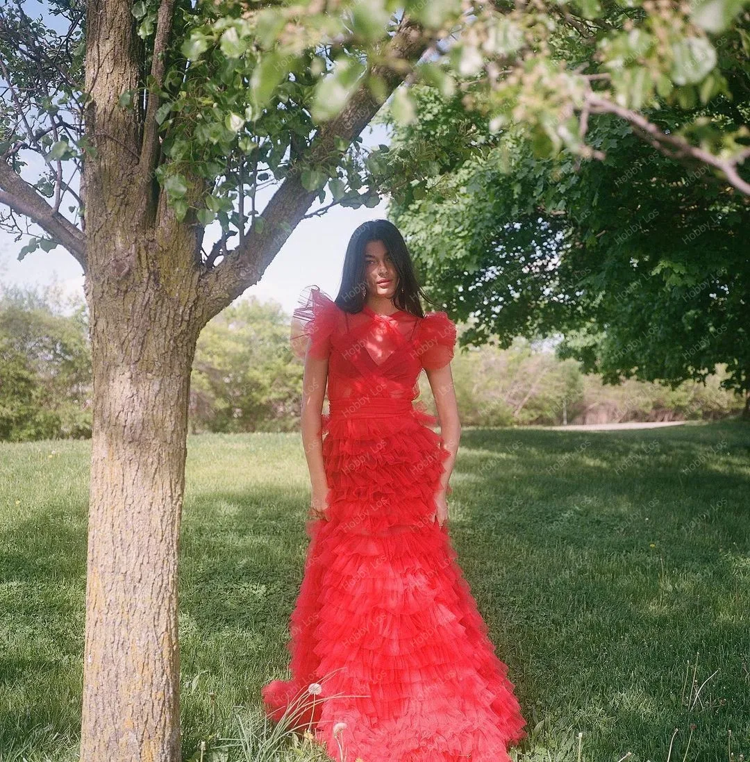 Encantador longo vermelho tule vestidos inchado ombro criss cruz em camadas babados em camadas brithday vestido de festa para sessão de fotos