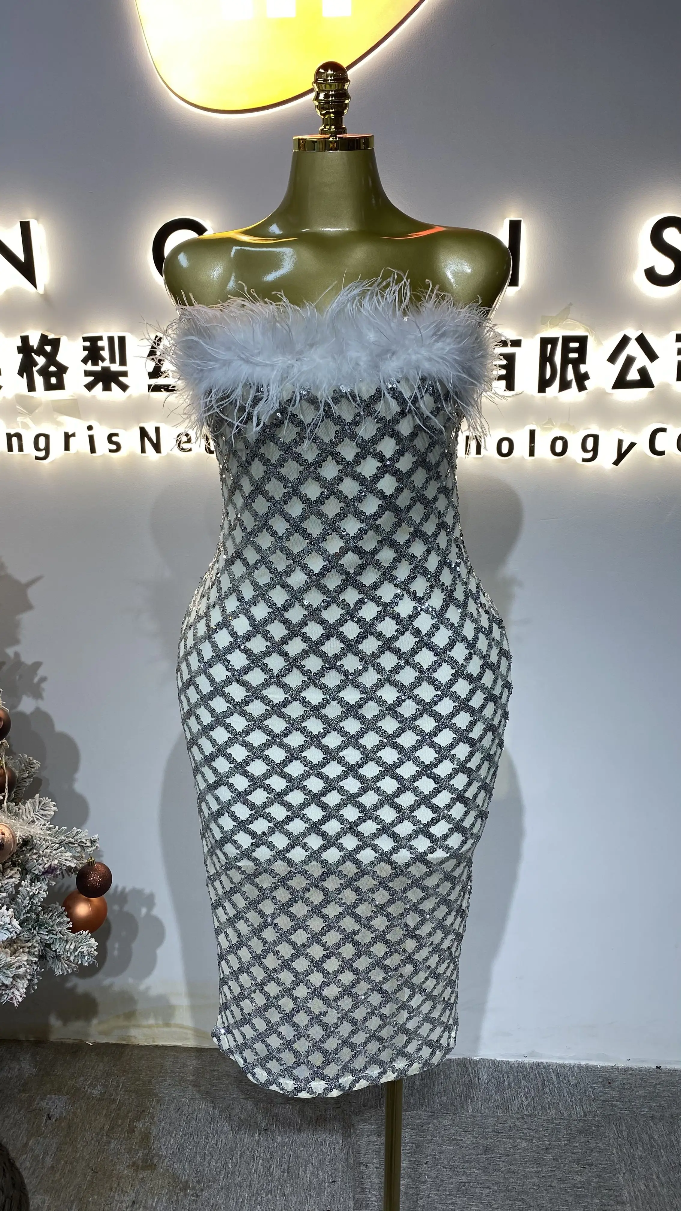 Sequined mesh patchwork sleeveless backless women's sexy, elegant and fashionable birthday party evening dress-GZXX333