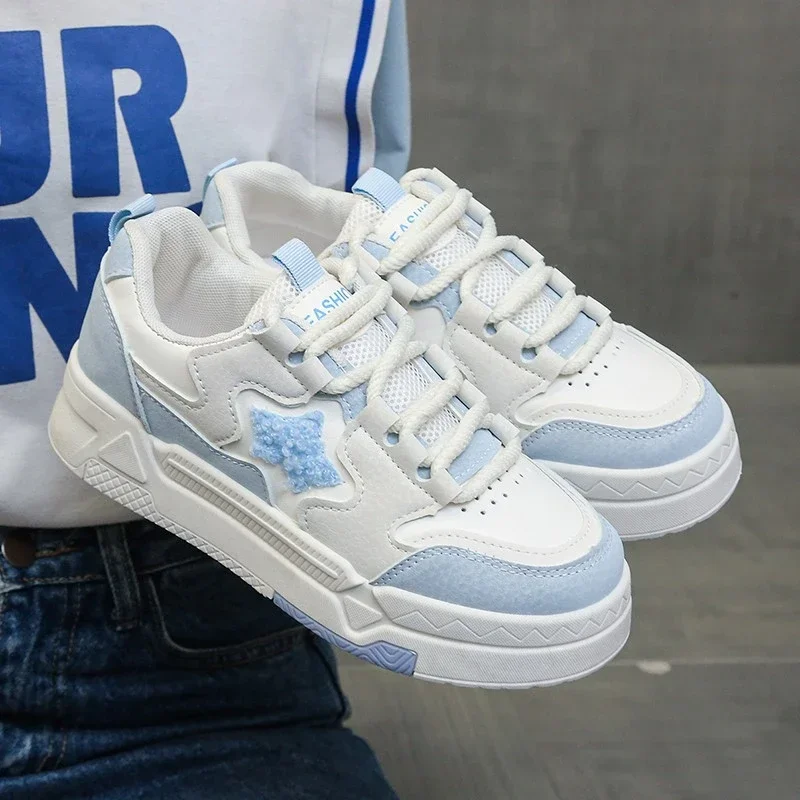 أحذية رياضية كاواي كورية من الفيروسية باللون الأزرق والأبيض |   لوليتا أزياء مبركن الشقق المرأة عارضة مصمم الأحذية