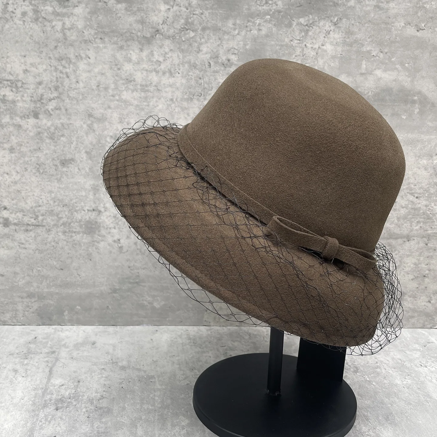 Women Vintage Style Wool Felt Bowler Hat Veil Netting Fascinator Cloche Hat Bucket Church Wedding Dress Hat Winter Felt Fedoras
