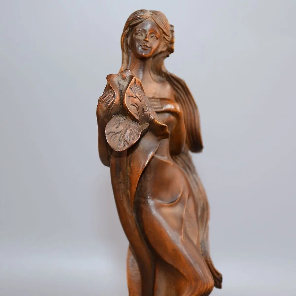 Beauty with long skirt and long hair Statue Figurine Desktop Ornaments Home Decoration Crafts Tea Pet Decor
