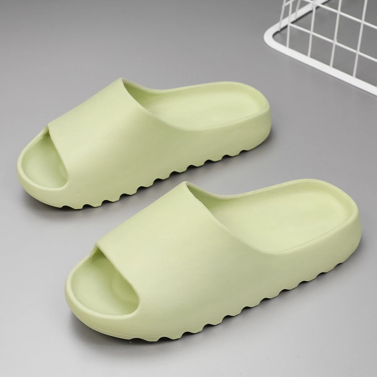 

Men's Lightweight EVA Slippers, Soft-soled Summer Outerwear Style Beach Shoes for Both Men and Women, Home Use Slippers