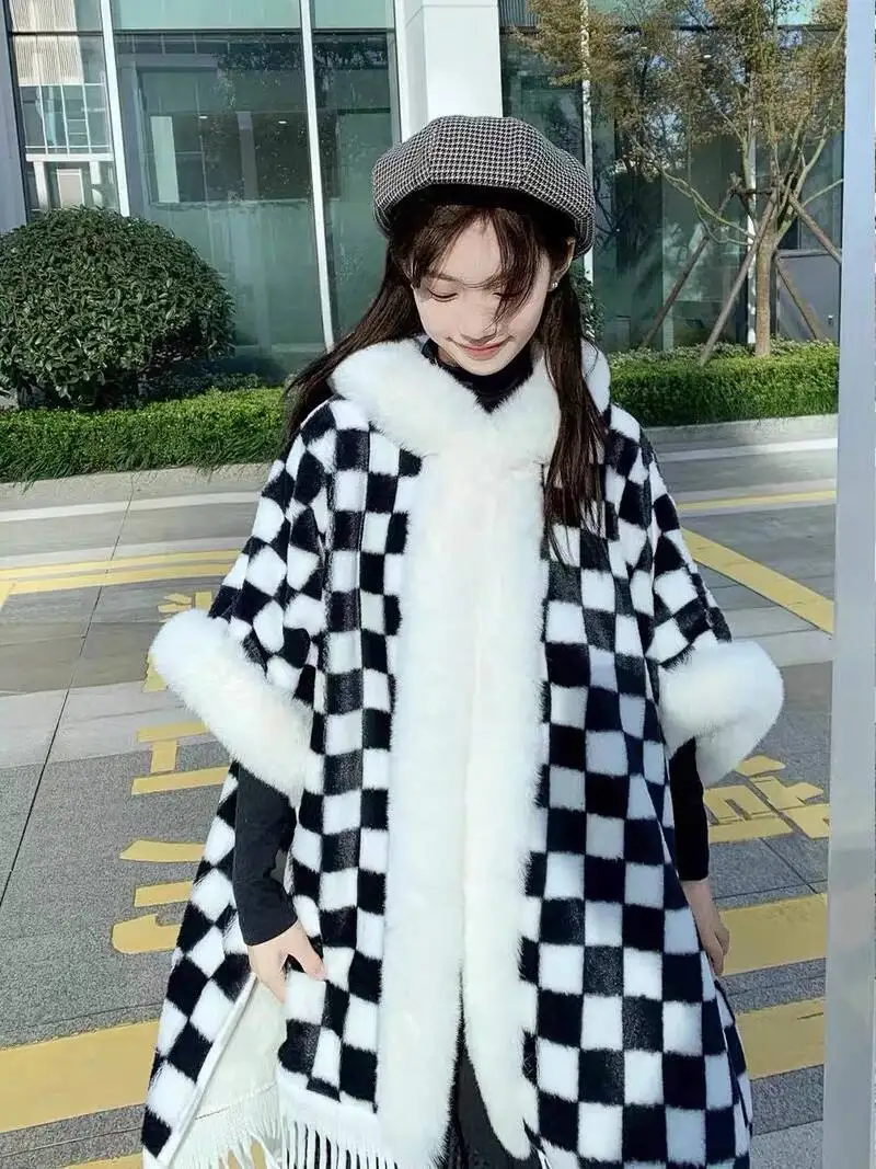 

Fashion Contrast Color Plaids Soft Veet Faux Fur Cape Coat Hood Women Winter Thicken Lining Outerwear Loose Long Warm Cloak
