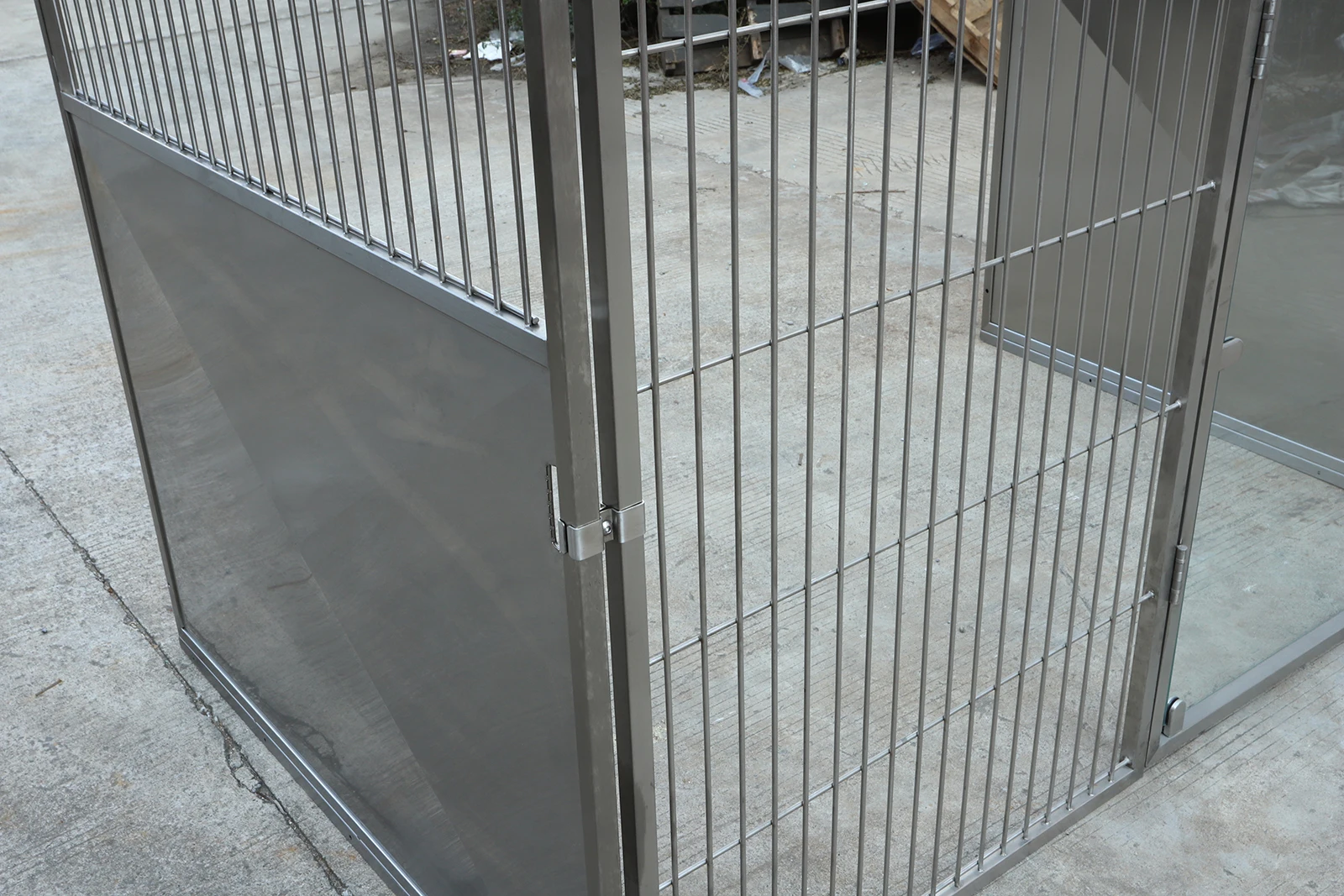 Square Pattern Dog Kennel, Large Walk-in Pet Cage, Customizable Outdoor Fence, Durable Steel Construction