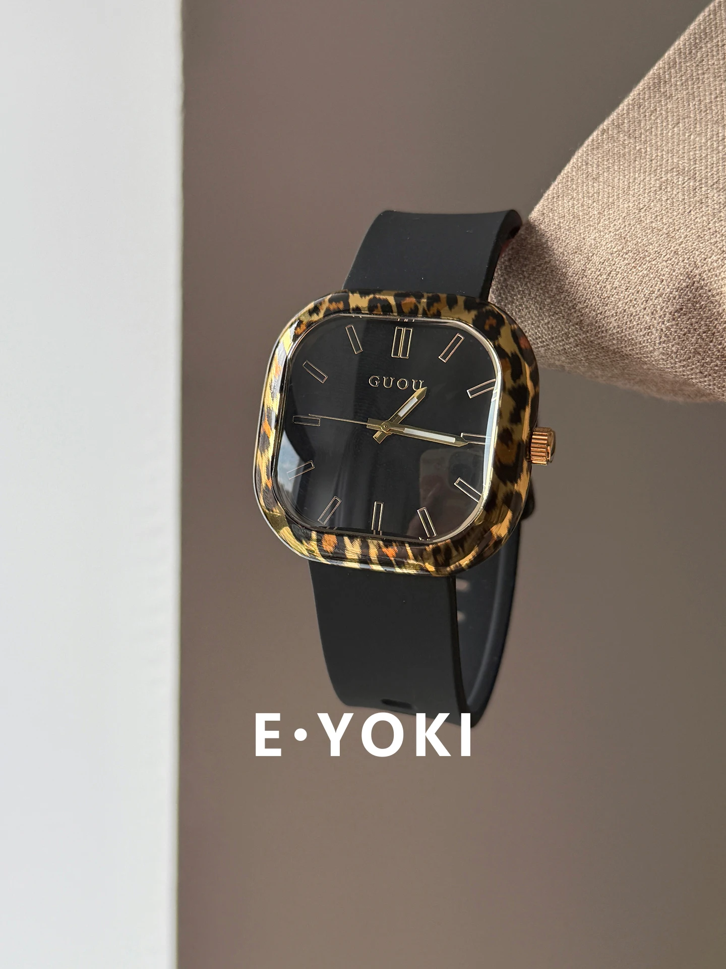 New Leopard Print Large Dial Silicone  WatchQuartz Casual Versatile Women'S Watch Women'S Trendy Watch Women'S Accessory.