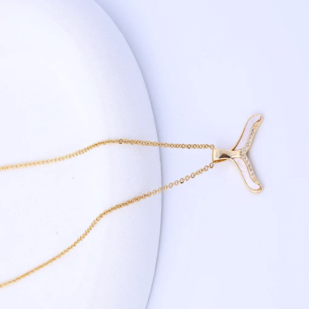 Beautiful Necklace for Women - Fashionable Angel Wings Design with Colorful Gemstones, Light Luxury Titanium Steel Collarbone Ch