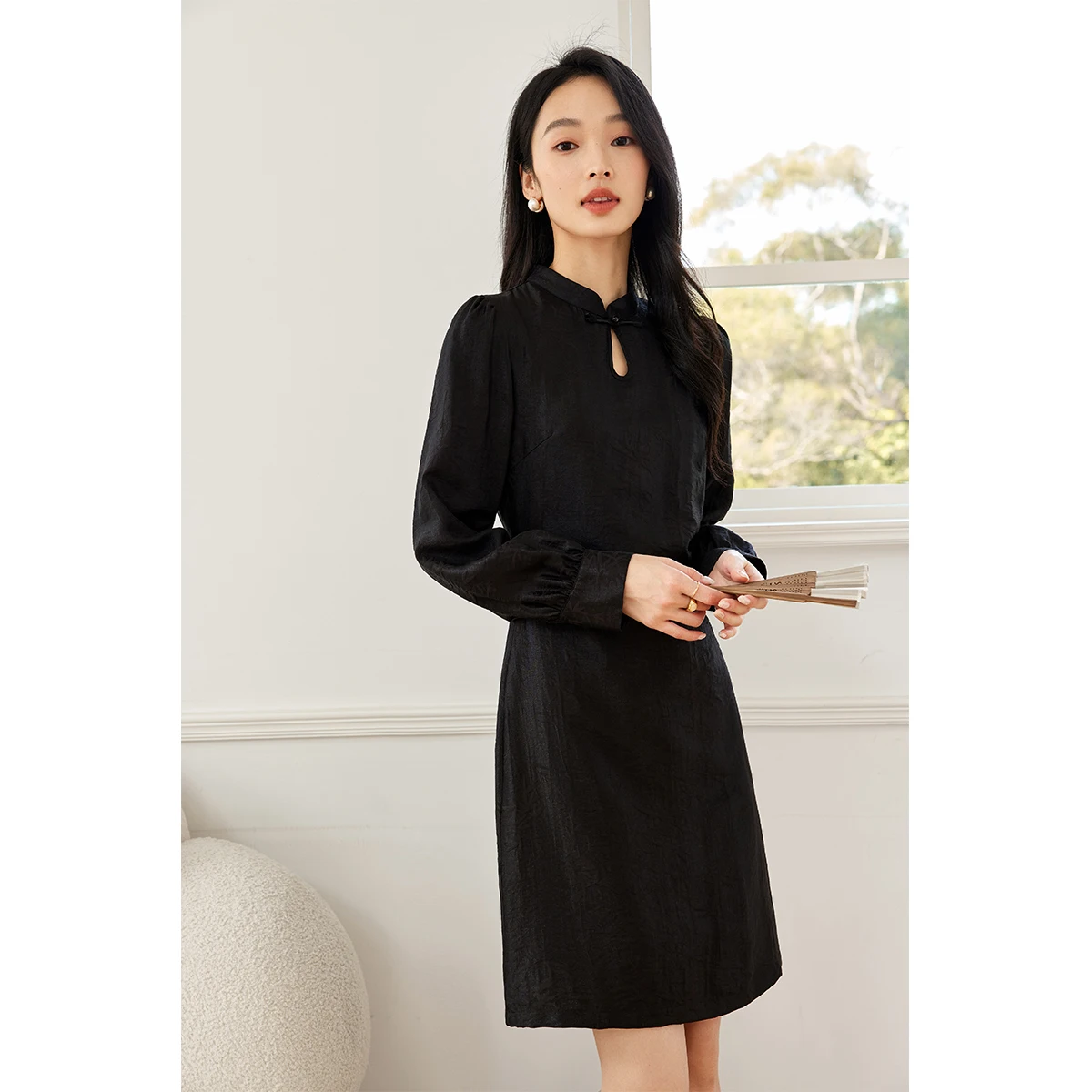 

VIMLY Women's Chinese Style Improved Cheongsam Dresses Autumn Slim Dark Jacquard Lantern Sleeve Standing Collar A-Shape Dress