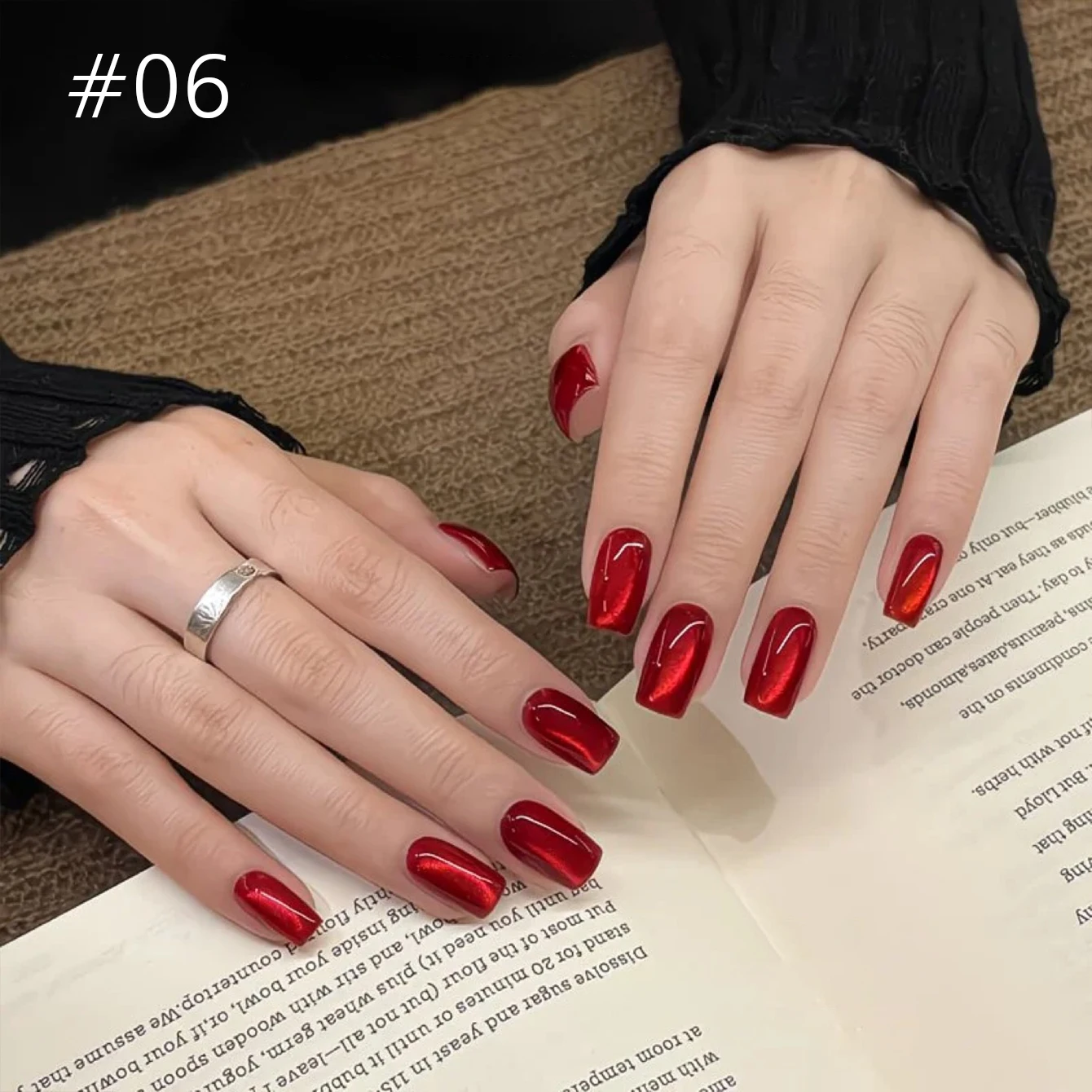 MIANEL 10 مللي الشتاء عيد الميلاد الأحمر نيلز تبييض الجليد واضح الأحمر القط العين هلام طلاء الأظافر 2025 جديد الذهبي الأحمر القط المغناطيسي الأظافر